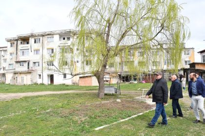 Au inceput lucrarile la blocurile din Racari Primarul a cerut rabdarea locuitorilor pe durata interventiilor