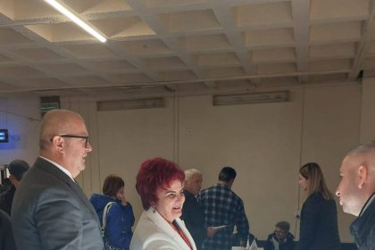 Bucatar cofetar ingrijitor de spatii verzi sau electrician in constructii sunt doar patru dintre cele 11 cursuri de calificare pe care AJOFM Dambovita le a planificat sa le deschida in luna aprilie