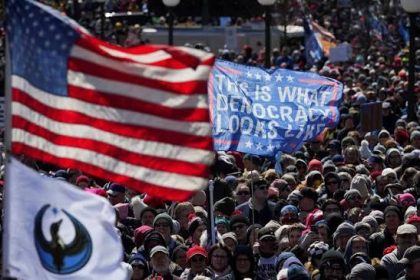 Milioane de oameni se protesteaza in America impotriva lui Trump