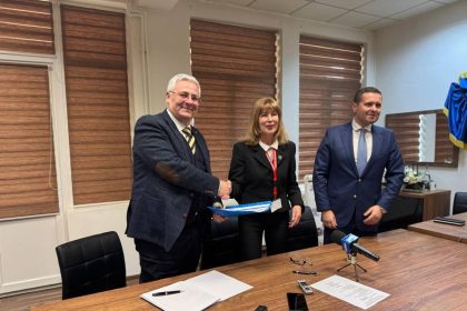 ADR Sud Muntenia isi continua investitiile in judetul Dambovita Alte 9 contracte in valoare de peste 229 milioane lei semnate astazi