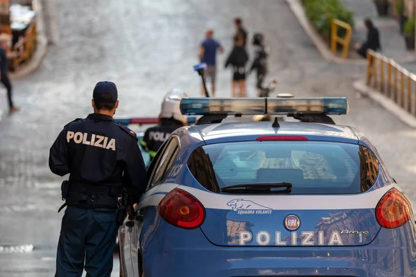 Doi romani retinuti in Italia pentru o crima savarsita in noaptea de Paste