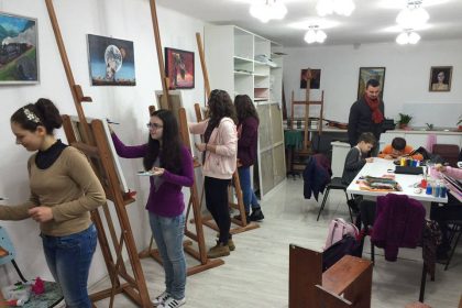 Examenul de absolvire trece la un sistem standardizat in scolile de arte