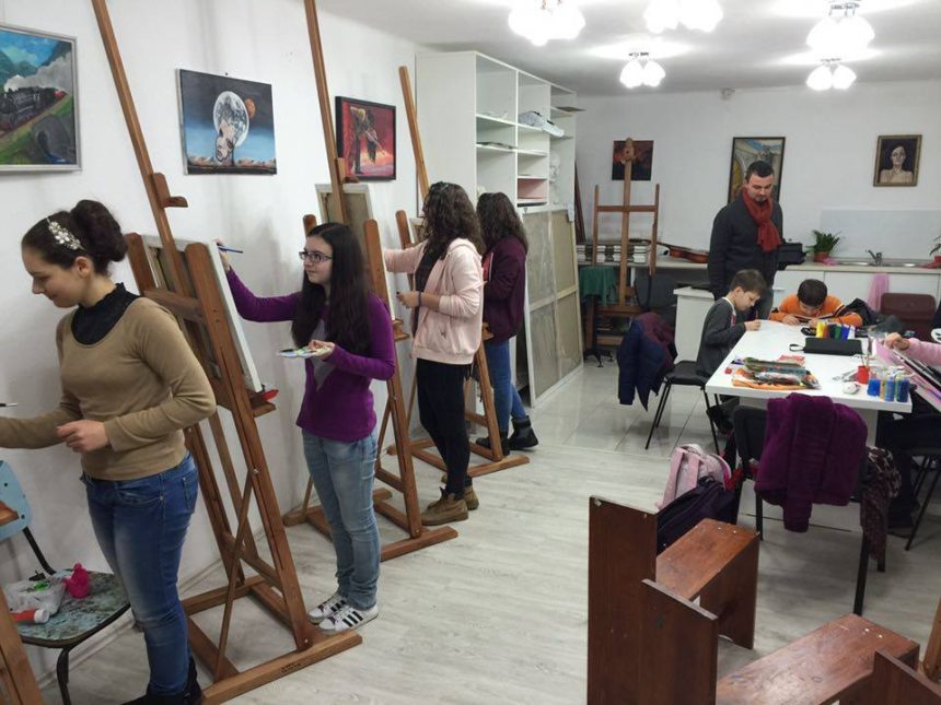 Examenul de absolvire trece la un sistem standardizat in scolile de arte
