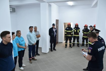 Exercitiu ISU la Pucioasa Simulare de adapostire si evacuare la o agentie economica