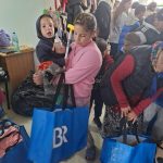 In Saptamana Patimilor la Gaesti copiii din familii defavorizate beneficiaza de ajutor printr o actiune caritabila