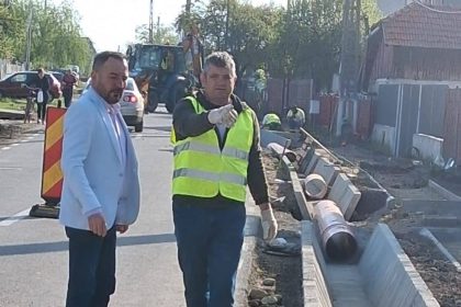 Lucrari in curs pe strada Nucetului din Gura Sutii Primarul Marian Dinu a inspectat progresul investitiei