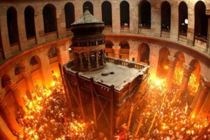 Lumina sfanta de la Ierusalim soseste si in acest an in Romania