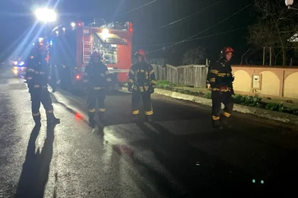O cisterna incarcata cu aproximativ 30000 de litri de GPL s a rasturnat pe carosabil in judetul Prahova