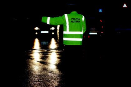 POTLOGI Dosar penal pentru un barbat prins conducand cu permisul auto anulat