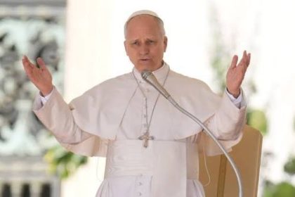 Papa Leon Lumea este distrusa de cativa tirani dar este unita de multi frati si surori care o sprijina