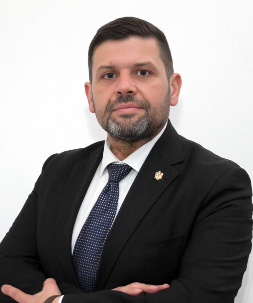 Prefectul judeului Dambovita Marrian Tanase si a dat demisia din functie
