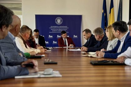 Siguranta persoanelor varstnice si introducerea REGES in centrul discutiilor de la Prefectura Dambovita