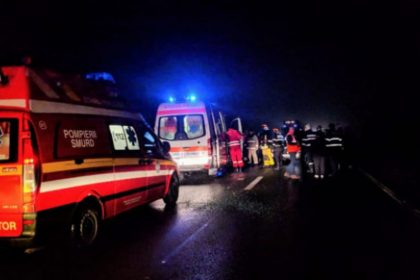 accident de circulatie pe dj 701 a in localitatea ciocanari doi tineri au fost raniti