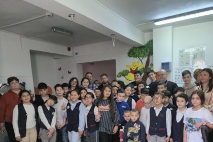 copiii din centrele sociale au primit cadouri pascale din partea bisericii