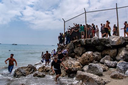 Italia a suspendat temporar Acordul Schengen cu Spania si a inchis granitele din cauza situatiei din Ceuta
