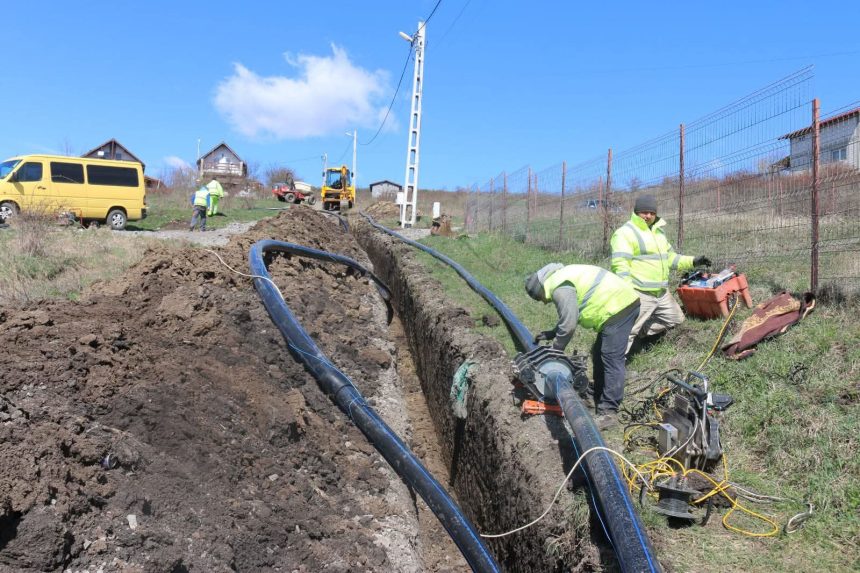 La Visina incep lucrarile de racordare la apa si canalizare pentru gospodariile cu venituri reduse