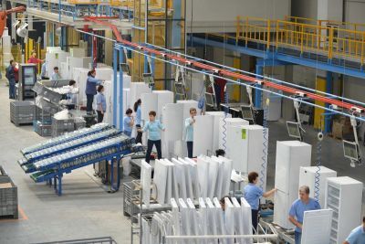 Masinile aparatele si echipamentele electrice in fruntea exporturilor din judetul Dambovita