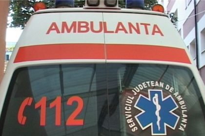 Ambulanta atacata cu bate si topoare la Cluj dupa ce un clip pe TikTok a promovat ideea ca exista ambulante care rapesc copii