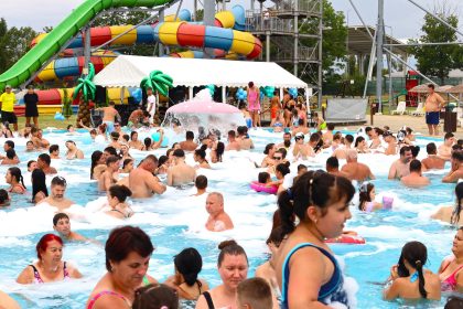 Complexul Turistic de Natatie Targoviste sarbatoreste 10 ani Un decenie de sport relaxare si momente impartasite