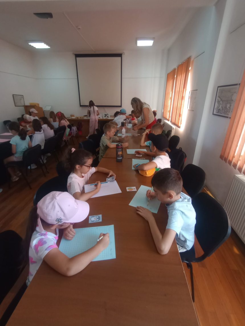 Copiii au explorat patrimoniul prin joc si creativitate in primele zile ale programului Vacanta la muzeu