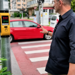 Cristian Stan Trafic mai fluent si traversari mai sigure cu noile semafoare pentru pietoni Primarul Targovistiei Sistemul de semaforizare va fi ajustat o data cu inceperea noului an scolar