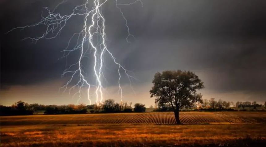 Dambovita trece de la calduri extreme la vreme schimbatoare Vanturi puternice si o racire accentuata