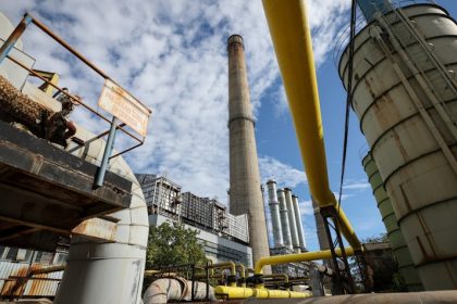 ELCEN a suspendat productia de energie electrica la CET Grozavesti din cauza caldurii extreme