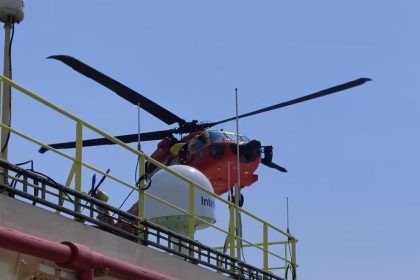 Elicopterul Black Hawk a efectuat prima misiune de evacuare medicala din mare