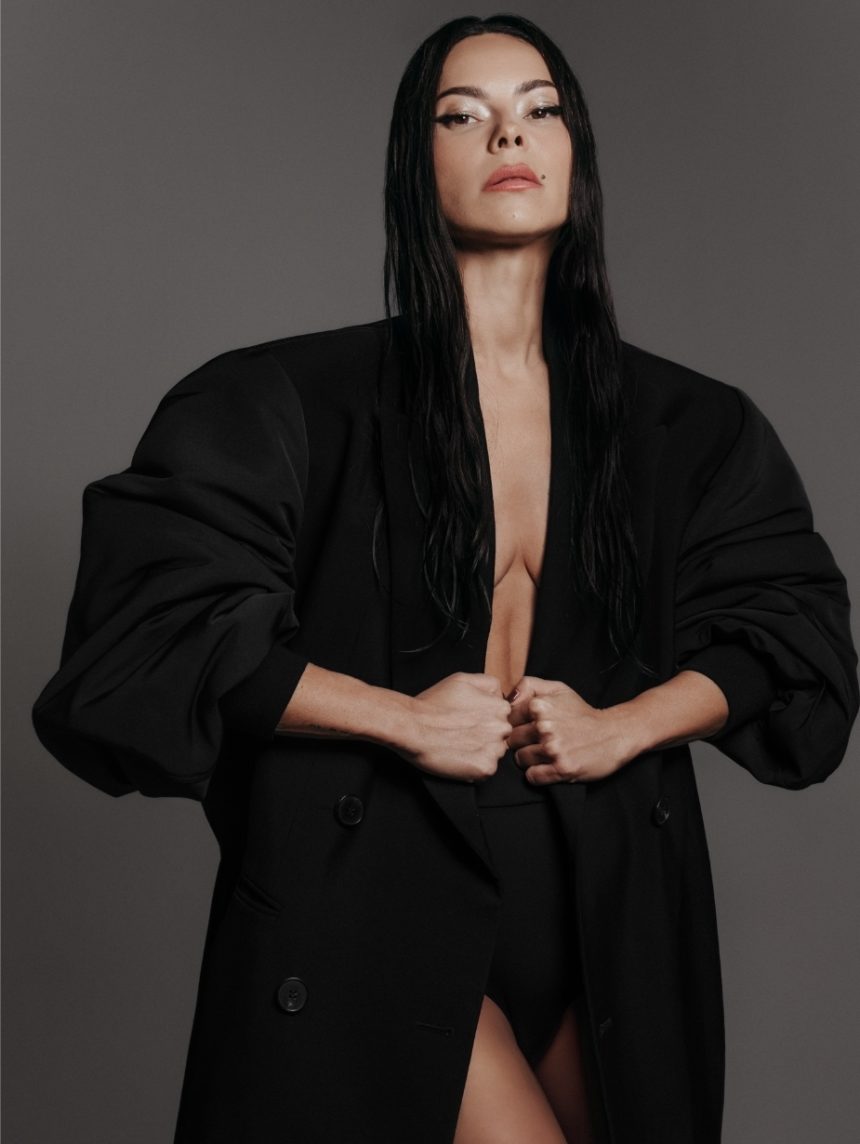 INNA stabileste un nou record international a zecea melodie a artistei depaseste 100 de milioane de ascultari pe Spotify