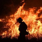 Incendiile din Grecia au ajuns pana pe plaje