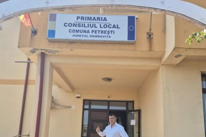 Investitiile continua la Petresti canalizare alimentare cu gaze si pregatiri pentru noul an scolar