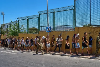 Marocul a retinut zeci de migranti care incercau sa ajunga in Ceuta Spania