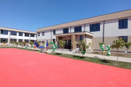 Noua scoala inaugurata la Cojasca Aproape 700 de elevi vor incepe anul scolar in conditii modrene