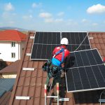Piata fotovoltaicelor intra intr o noua faza 9 din 10 sisteme instalate de EON sunt dotate cu baterii de stocare