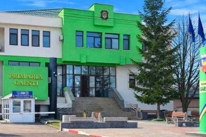 Primaria Gaesti angajeaza personal pentru noul serviciu de ingrijire a varstnicilor la domiciliu Se scoate la concurs sase posturi