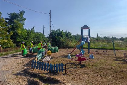Primaria Gura Ocnitei implica beneficiarii ajutoarelor sociale in activitati pentru comunitate