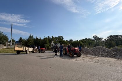 Primaria si cetatenii au colaborat la repararea mai multor drumuri din Candestii