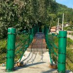 Puntea pietonala dintre Iedera de Jos si Ciocoiestii a fost redeschisa dupa finalizarea lucrarilor de reabilitare