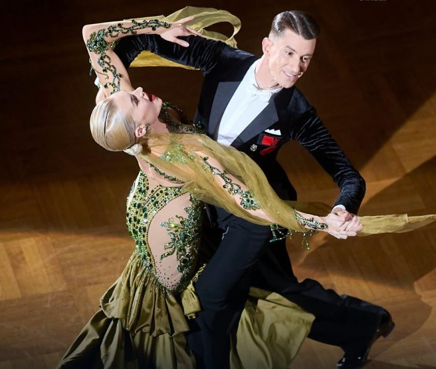Rares Cojoc si Andreea Matei din nou campioni la Stuttgart Romania a stralucit pe cea mai inalta treapta a podiumului