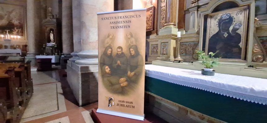 Relicva Sfantului Francisc de Assisi a sosit pentru prima data in Romania