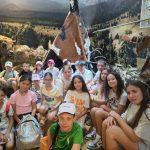 Vacanta la biblioteca a dus copiii din Racari intr o calatorie prin istorie stiinta si natura