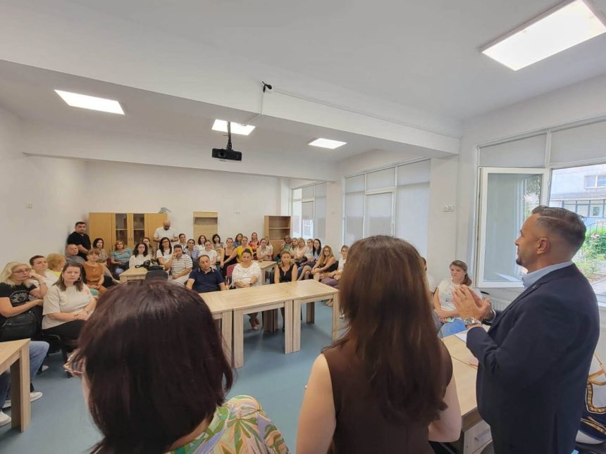 discutii cu parintii si profesorii despre organizarea noului an scolar la gaesti