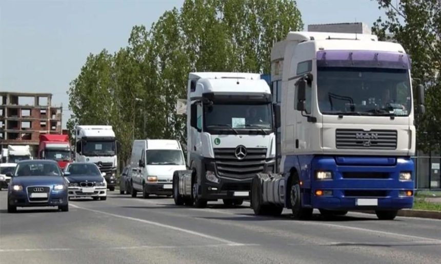 restricii de circulatie pentru vehicule cu greutatea de peste 7 5 tone in perioada 14 17 august pe mai multe segmente de drum