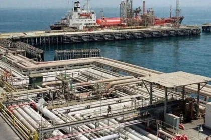 Arabia Saudită închide o conductă petrolieră majoră după un atac cu drone din Irak