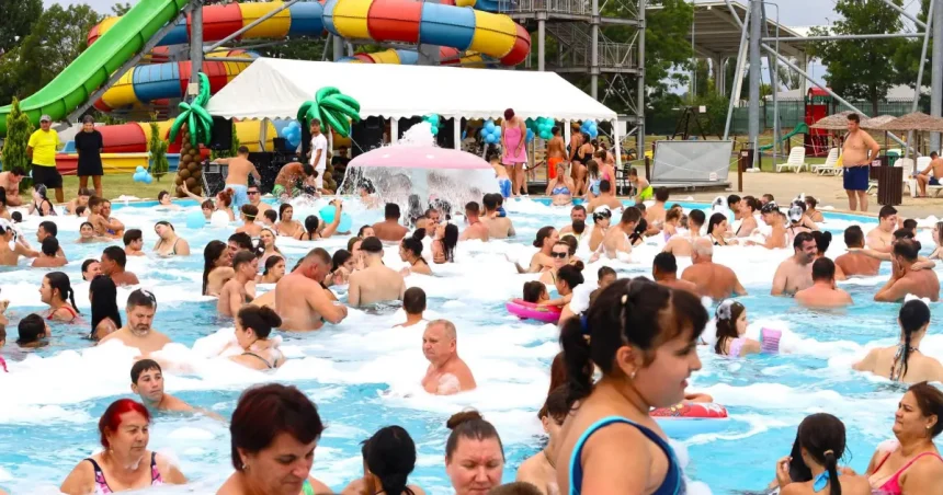 Final de sezon la ștrandul Complexului Turistic de Natație din Târgoviște
