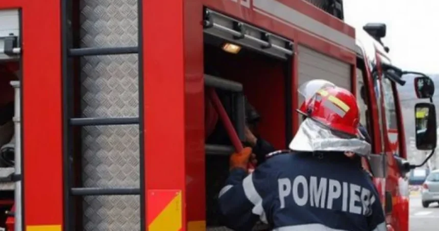 Incendiu în comuna Ludești, satul Scheiu de Jos. Pompierii au intervenit