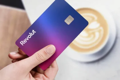 Revolut recunoaște că a transmis datele clienților către o entitate neautorizată