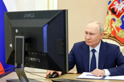 Rușii votează pentru Duma de Stat. Putin a votat online