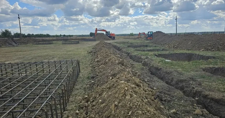 Se ridică un nou centru comercial la Dărmănești