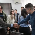 Stagiu 2026 la Consiliul Județean Dâmbovița. Cei nouă tineri admiși au semnat contractele